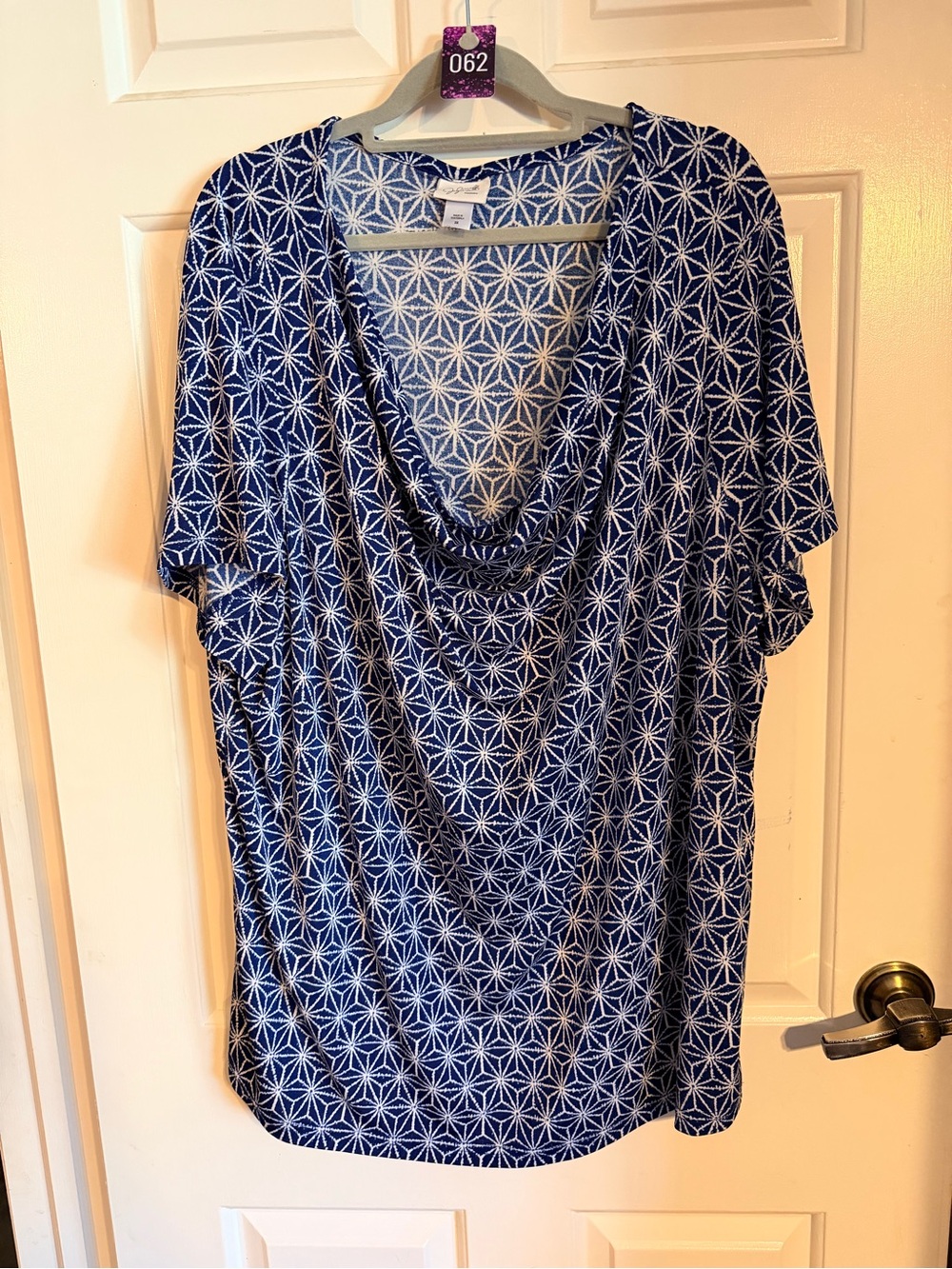 Jaclyn Smith Blue and White Starburst Knit Top